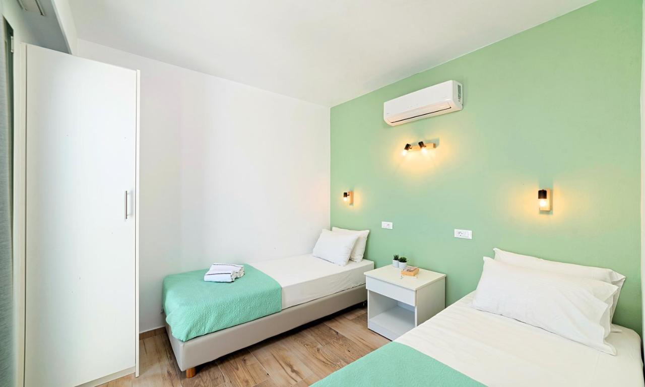 Istron Homes エクステリア 写真