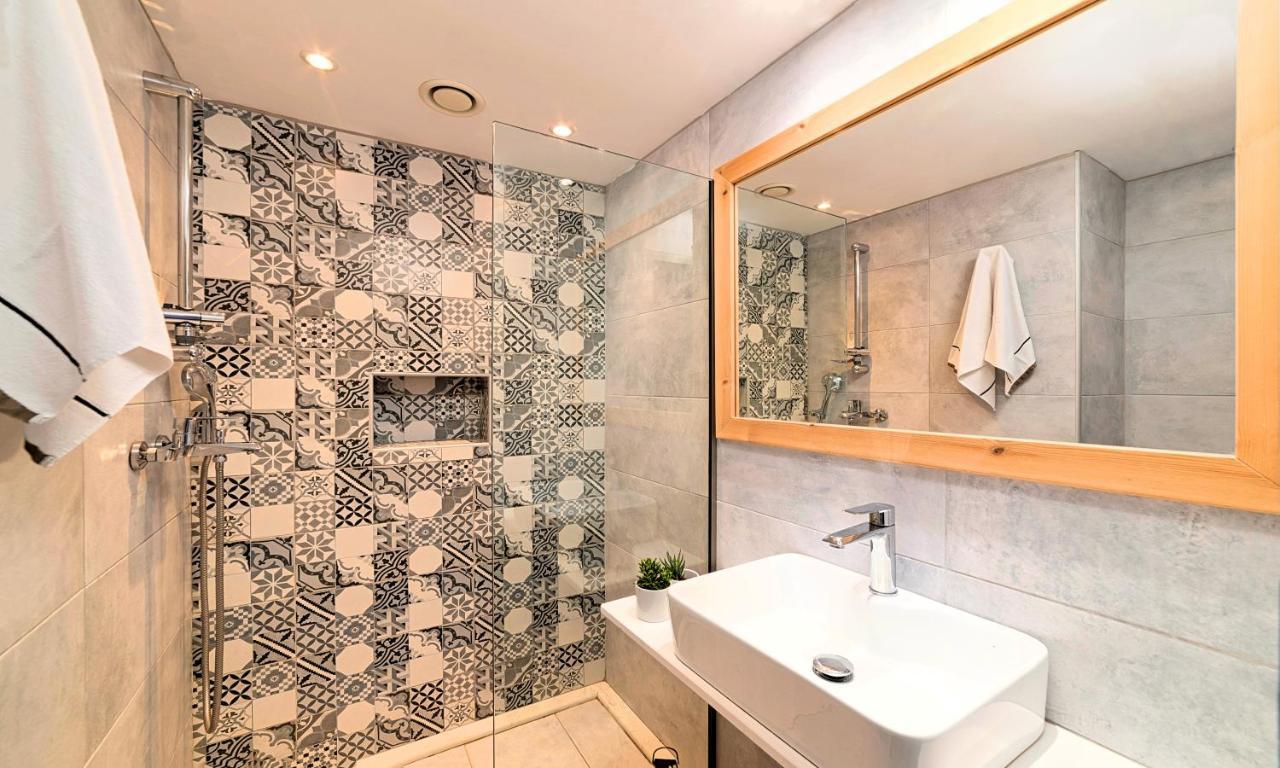 Istron Homes エクステリア 写真